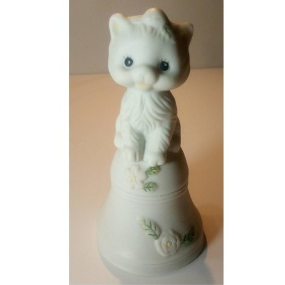 Cute Kitty Bell - White with light pink flowers & light green leaves - Picture 2 of 7